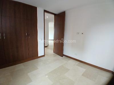 Apartamento de 4 alcobas en arriendo en Laureles, Medellín, 104 m² · foto 12 de 18