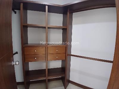Apartamento de 4 alcobas en arriendo en Laureles, Medellín, 104 m² · foto 15 de 18