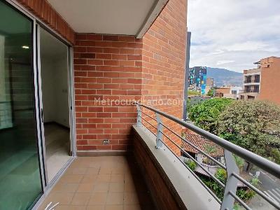 Apartamento de 4 alcobas en arriendo en Laureles, Medellín, 104 m² · foto 18 de 18