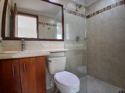Apartamento de 4 alcobas en arriendo en Laureles, Medellín, 180 m² · foto 8 de 20