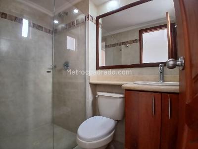 Apartamento de 4 alcobas en arriendo en Laureles, Medellín, 180 m² · foto 13 de 20
