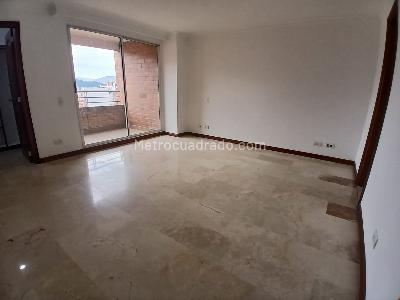 Apartamento de 4 alcobas en arriendo en Laureles, Medellín, 180 m² · foto 14 de 20