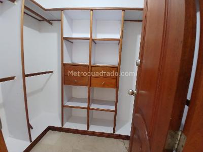 Apartamento de 4 alcobas en arriendo en Laureles, Medellín, 180 m² · foto 17 de 20