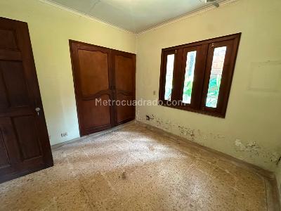 Casa de 5 alcobas en arriendo en Zuñiga, Envigado, 400 m² · foto 5 de 12