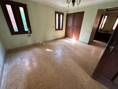 Casa de 5 alcobas en arriendo en Zuñiga, Envigado, 400 m² · foto 7 de 12