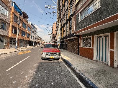 Casa de 5 alcobas en venta en Simon Bolivar, Bogotá, 400 m² · foto 2 de 20