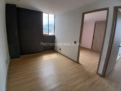 Apartamento de 4 alcobas en arriendo en Conquistadores, Medellín, 121 m² · foto 12 de 19