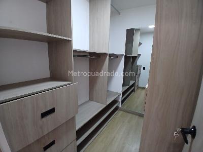 Apartamento de 4 alcobas en arriendo en Conquistadores, Medellín, 121 m² · foto 16 de 19