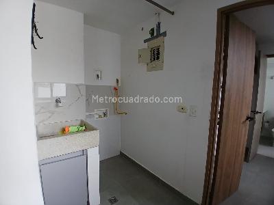 Apartamento de 4 alcobas en arriendo en Conquistadores, Medellín, 121 m² · foto 18 de 19