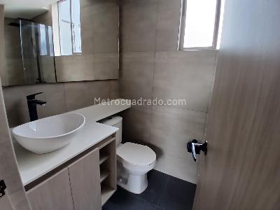 Apartamento de 4 alcobas en arriendo en Conquistadores, Medellín, 121 m² · foto 6 de 19