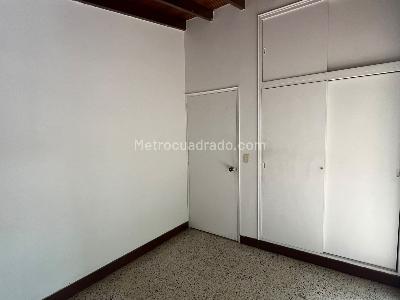 Apartamento en arriendo en Los Colores, Medellín · foto 10 de 16