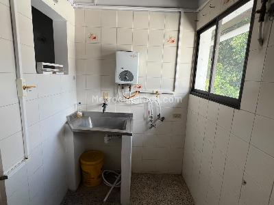Apartamento en arriendo en Los Colores, Medellín · foto 15 de 16