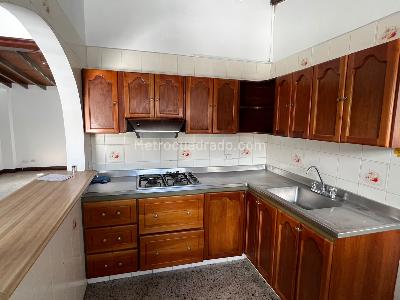 Apartamento en arriendo en Los Colores, Medellín · foto 2 de 16