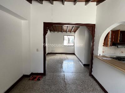 Apartamento en arriendo en Los Colores, Medellín · foto 3 de 16