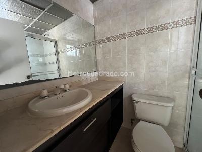 Apartamento en arriendo en Los Colores, Medellín · foto 6 de 16