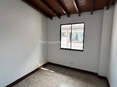 Apartamento en arriendo en Los Colores, Medellín · foto 9 de 16