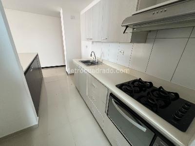 Apartamento de 3 alcobas en arriendo en San German, Medellín, 90 m² · foto 3 de 17