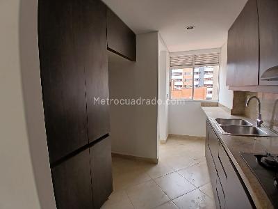 Apartamento de 3 alcobas en arriendo en Laureles, Medellín, 90 m² · foto 2 de 15