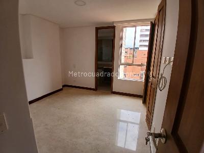 Apartamento de 3 alcobas en arriendo en Laureles, Medellín, 90 m² · foto 5 de 15