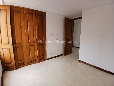 Apartamento de 3 alcobas en arriendo en Laureles, Medellín, 90 m² · foto 9 de 15