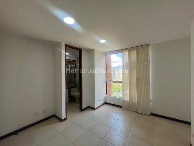 Apartamento en arriendo en Castropol, Medellín · foto 19 de 20