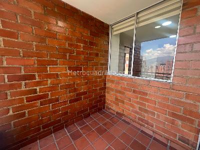 Apartamento en arriendo en Castropol, Medellín · foto 3 de 20