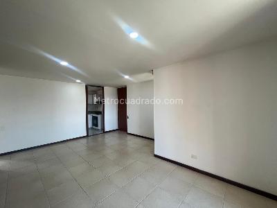 Apartamento en arriendo en Castropol, Medellín · foto 5 de 20