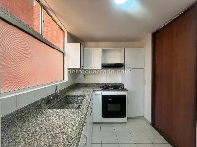 Apartamento en arriendo en Castropol, Medellín · foto 7 de 20