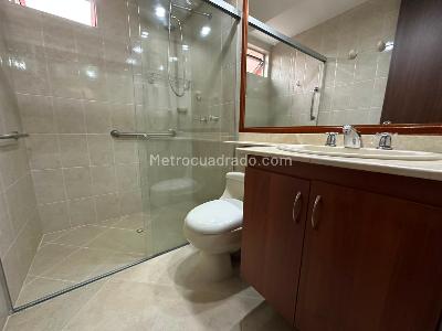 Apartamento de 3 alcobas en arriendo en Zuñiga, Envigado, 113 m² · foto 9 de 19