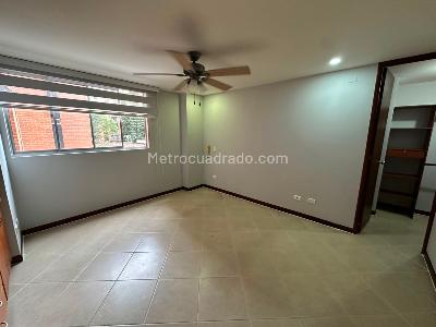 Apartamento de 3 alcobas en arriendo en Zuñiga, Envigado, 113 m² · foto 16 de 19