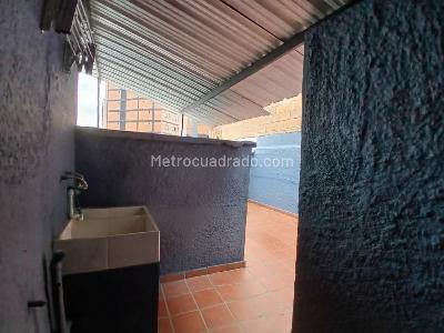 Apartamento de 2 alcobas en arriendo en Laureles, Medellín, 110 m² · foto 12 de 13