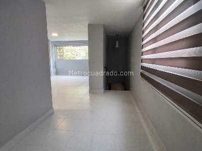 Apartamento de 2 alcobas en arriendo en Laureles, Medellín, 110 m² · foto 3 de 13