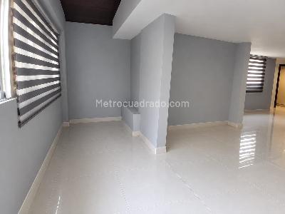 Apartamento de 2 alcobas en arriendo en Laureles, Medellín, 110 m² · foto 5 de 13