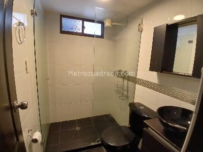 Apartamento de 2 alcobas en arriendo en Laureles, Medellín, 110 m² · foto 6 de 13