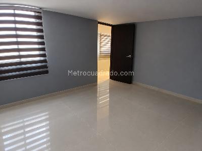 Apartamento de 2 alcobas en arriendo en Laureles, Medellín, 110 m² · foto 8 de 13