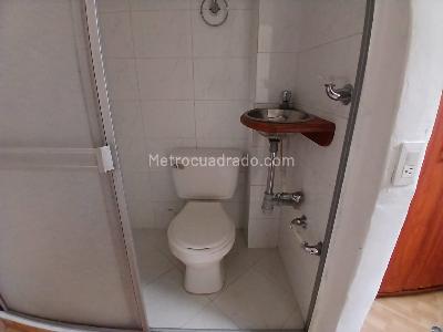Apartamento en arriendo en La America, Medellín · foto 10 de 12
