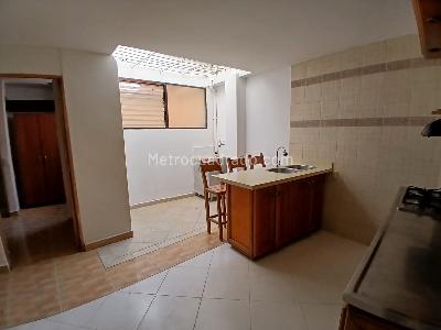 Apartamento en arriendo en La America, Medellín · foto 2 de 12