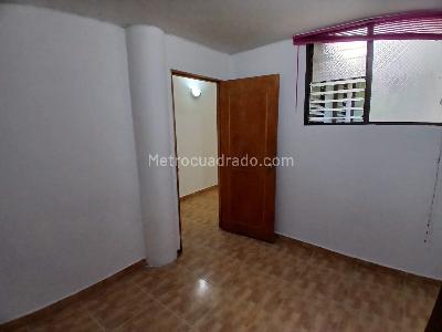 Apartamento en arriendo en La America, Medellín · foto 8 de 12