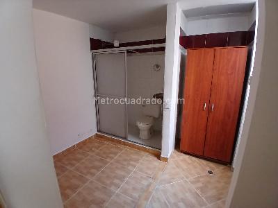 Apartamento en arriendo en La America, Medellín · foto 9 de 12