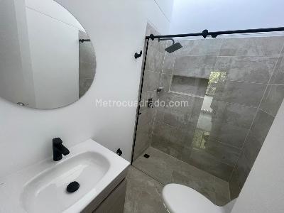 Apartamento de 5 alcobas en arriendo en La Nubia, Medellín, 133 m² · foto 9 de 20