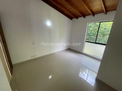 Apartamento de 5 alcobas en arriendo en La Nubia, Medellín, 133 m² · foto 10 de 20
