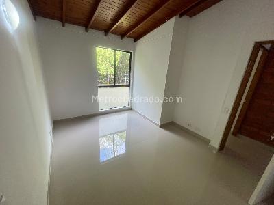 Apartamento de 5 alcobas en arriendo en La Nubia, Medellín, 133 m² · foto 11 de 20