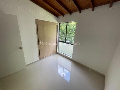 Apartamento de 5 alcobas en arriendo en La Nubia, Medellín, 133 m² · foto 14 de 20