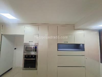 Apartamento en arriendo en El Tesoro, Medellín · foto 4 de 20