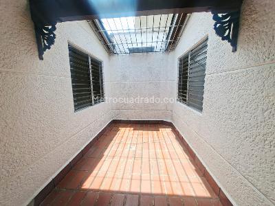 Apartamento de 4 alcobas en arriendo en Laureles, Medellín, 200 m² · foto 11 de 19