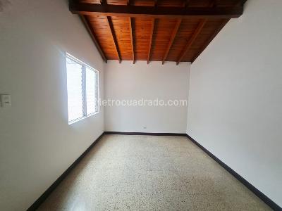Apartamento de 4 alcobas en arriendo en Laureles, Medellín, 200 m² · foto 13 de 19