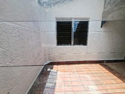 Apartamento de 4 alcobas en arriendo en Laureles, Medellín, 200 m² · foto 17 de 19