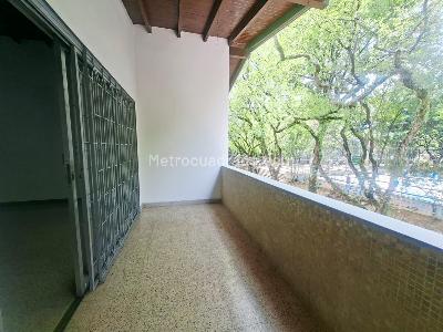 Apartamento de 4 alcobas en arriendo en Laureles, Medellín, 200 m² · foto 5 de 19