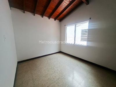 Apartamento de 4 alcobas en arriendo en Laureles, Medellín, 200 m² · foto 9 de 19