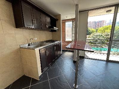 Apartamento de 3 alcobas en venta en Sabaneta, Sabaneta, 58 m² · foto 2 de 19